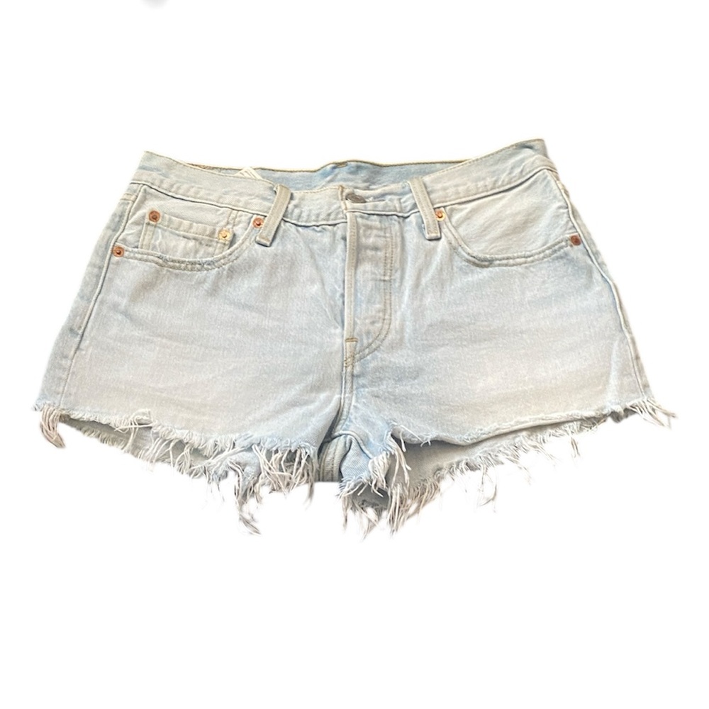 Levi’s Women’s Light Wash Frayed Hem Denim Shorts 501